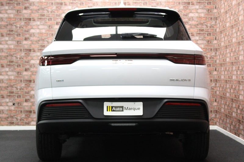 2026 BYD Sealion 5 Premium Super Hybrid SUV image 5