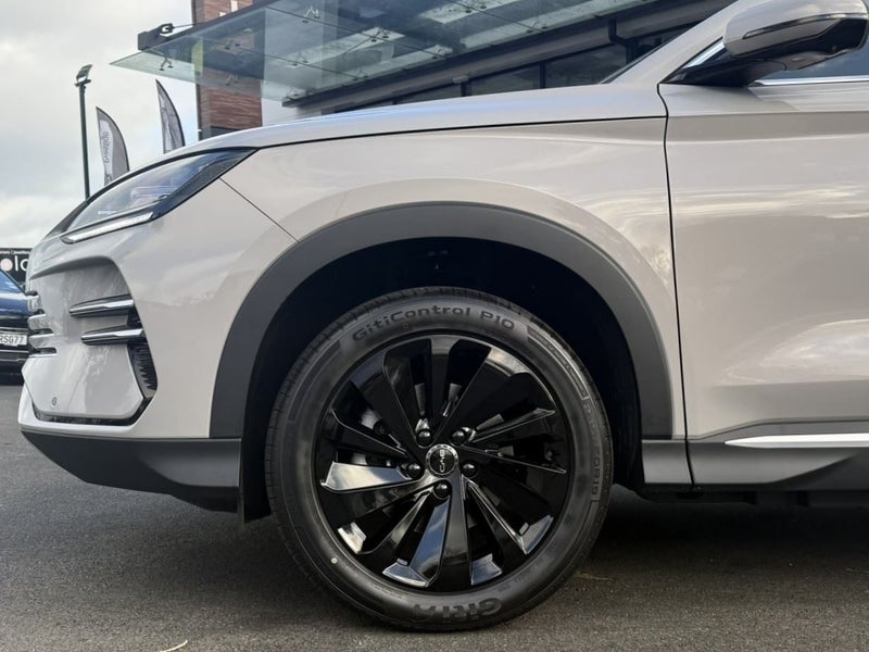 2026 BYD Sealion 6 Dynamic Extended PHE image 2