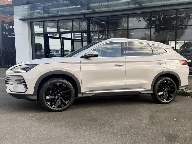 2026 BYD Sealion 6 Dynamic Extended PHE image 3