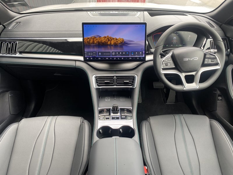 2026 BYD Sealion 6 Dynamic Extended PHEV image 3