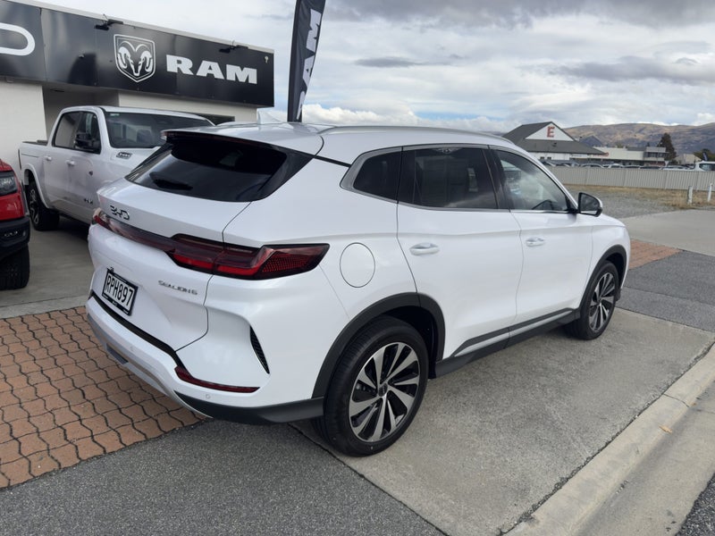 2026 BYD Sealion 6 Premium Extended AWD PHEV image 4