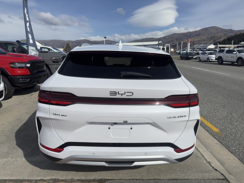 2026 BYD Sealion 6 Premium Extended AWD PHEV image 5