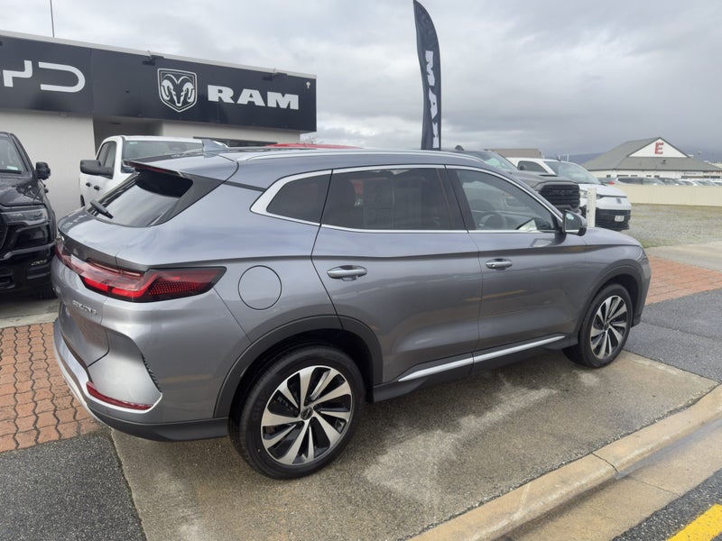 2026 BYD Sealion 6 Premium Extended AWD PHEV image 4