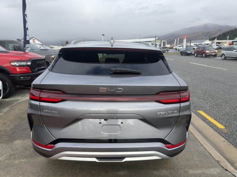 2026 BYD Sealion 6 Premium Extended AWD PHEV image 5