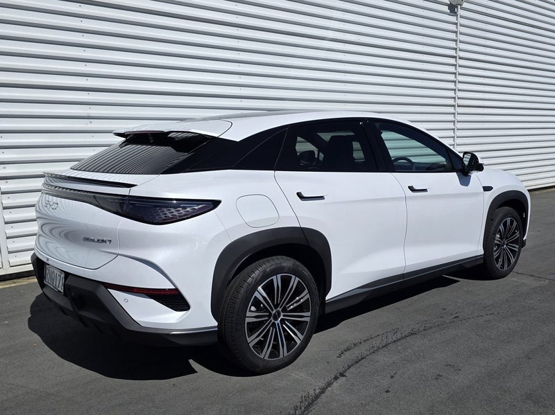 2026 BYD Sealion 7 Premium 2WD EV image 4