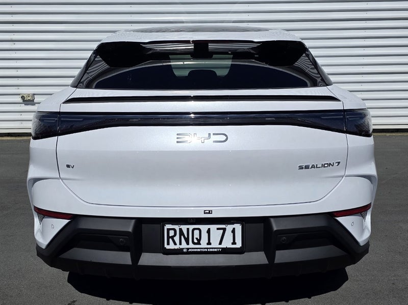 2026 BYD Sealion 7 Premium 2WD EV image 5