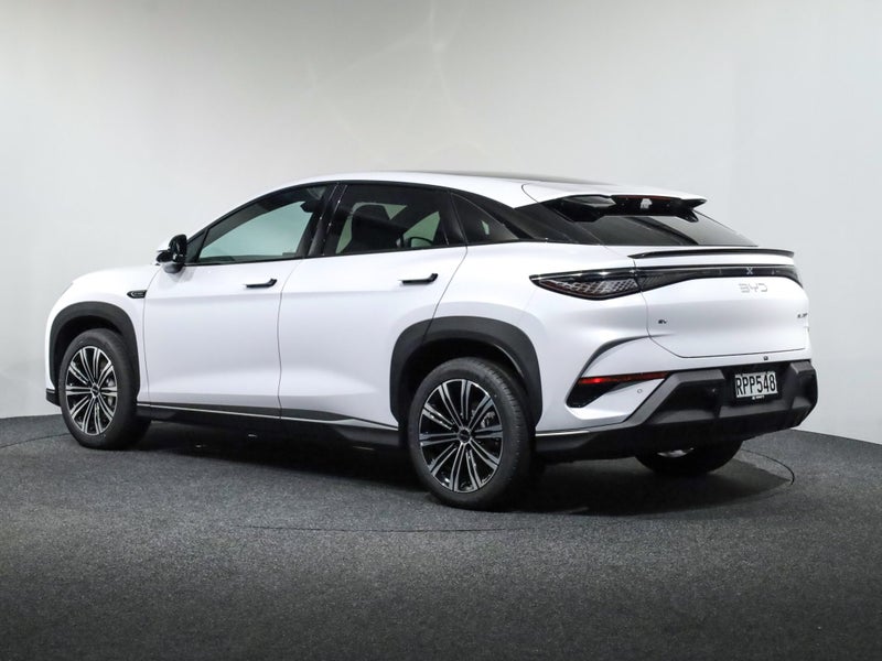 2026 BYD Sealion 7 Premium 2WD EV image 2