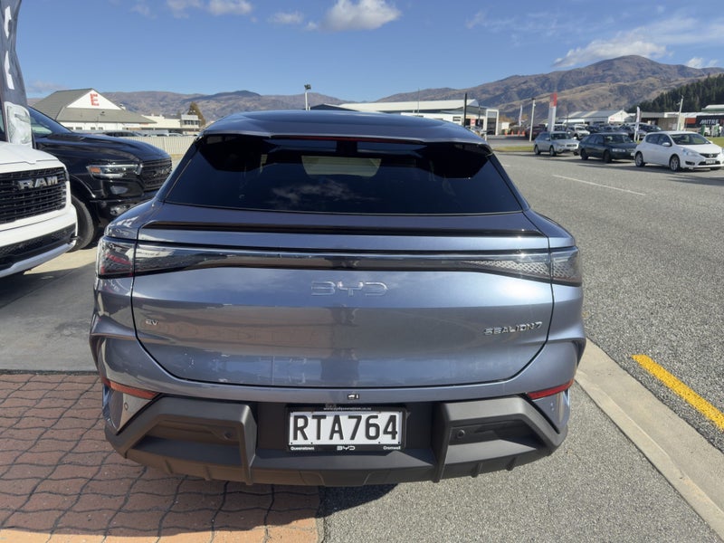 2026 BYD Sealion 7 Premium 2WD EV image 5