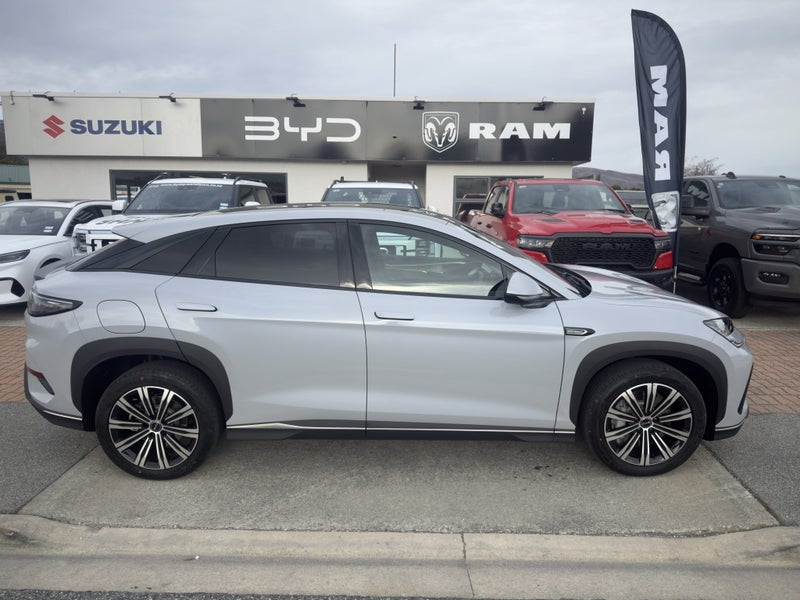 2026 BYD Sealion 7 Premium 2WD EV image 3