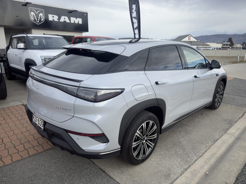 2026 BYD Sealion 7 Premium 2WD EV image 4