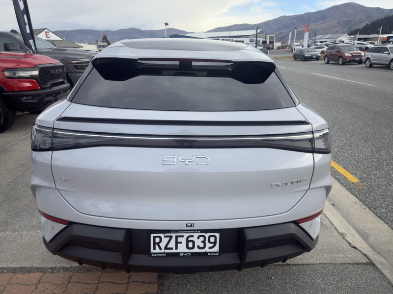 2026 BYD Sealion 7 Premium 2WD EV image 5