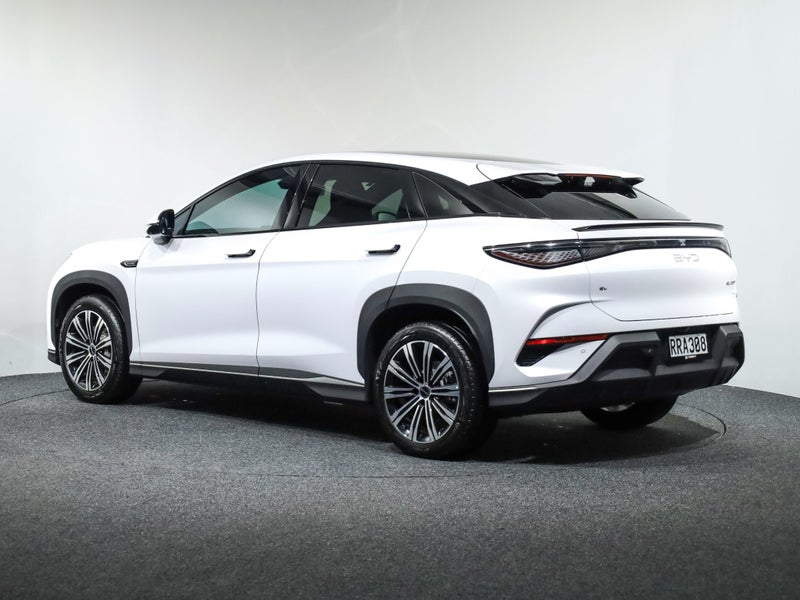 2026 BYD Sealion 7 Premium 2WD EV image 2