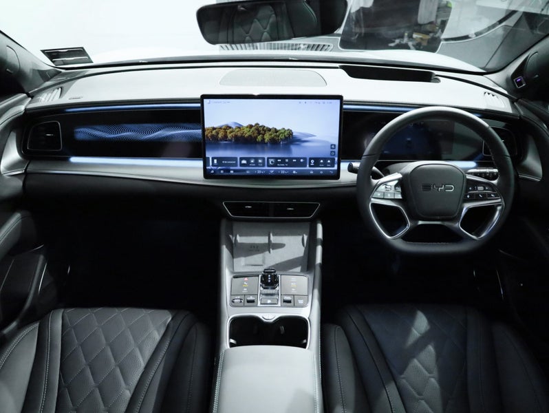 2026 BYD Sealion 7 Premium 2WD EV image 3