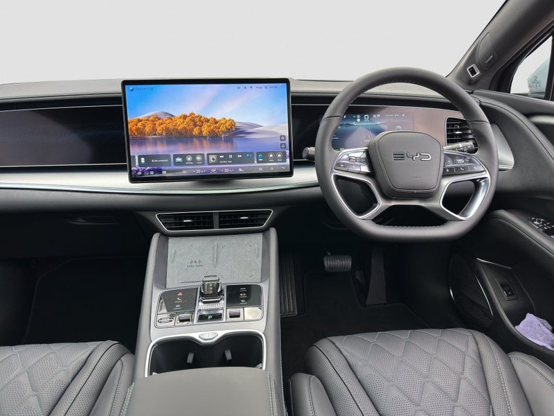 2026 BYD Sealion 7 PREMIUM EV - AURORA WHITE image 3