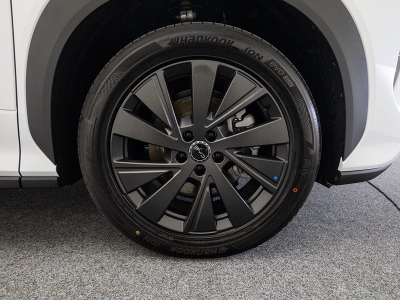 2026 BYD Sealion 8 DM-I Dynamic FWD image 3