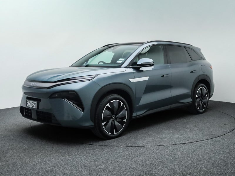 2026 BYD Sealion 8 Dm-P Dynamic AWD image 5