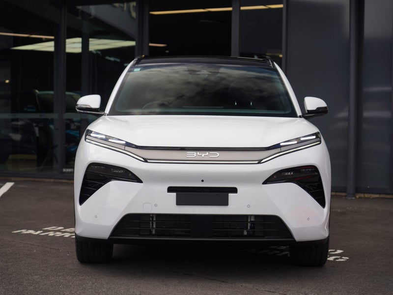 2026 BYD Sealion 8 DM-P Dynamic AWD image 4