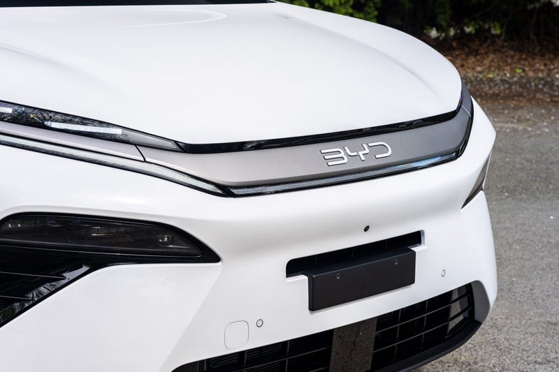 2026 BYD Sealion 8 Dm-P Premium Awd image 5