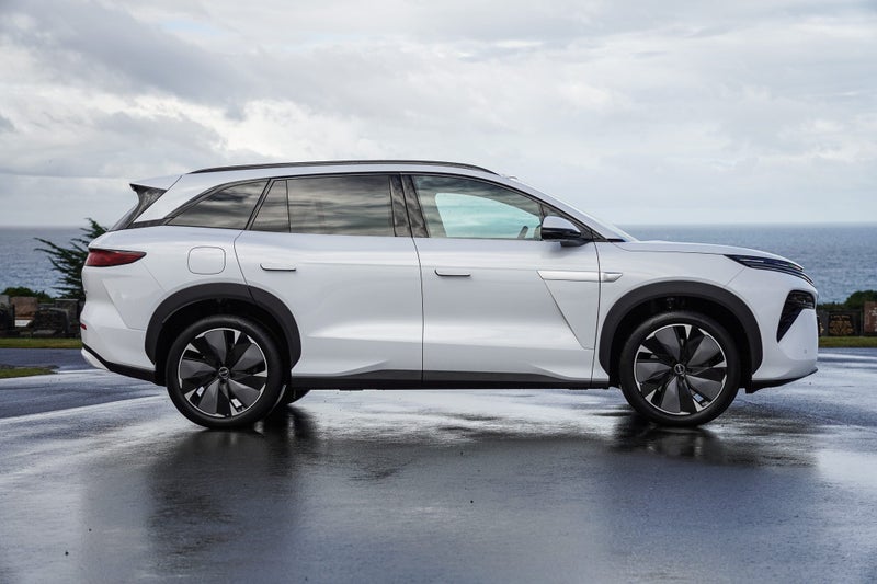 2026 BYD Sealion 8 Dm-P Premium Awd image 2