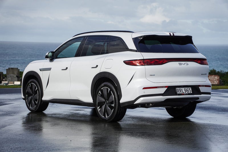 2026 BYD Sealion 8 Dm-P Premium Awd image 3