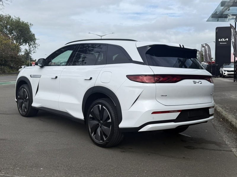 2026 BYD Sealion 8 DM-p Premium AWD image 4