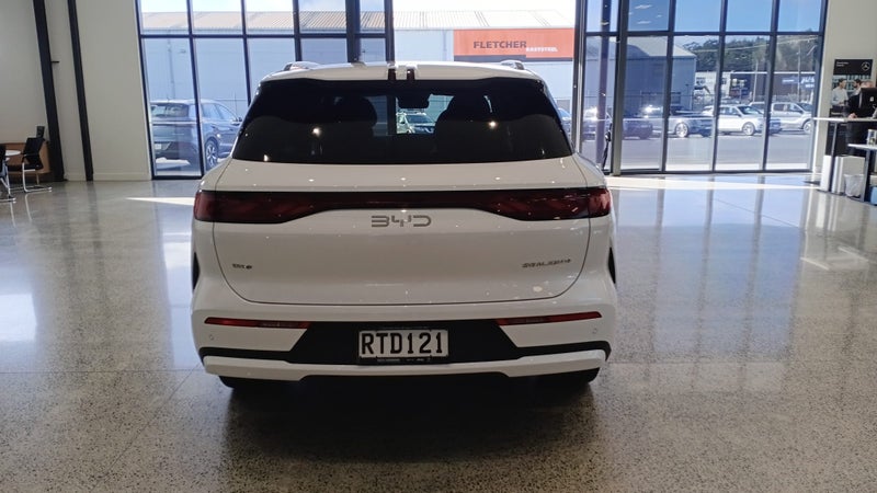 2026 BYD Sealion 8 Dm-P Premium Awd image 4