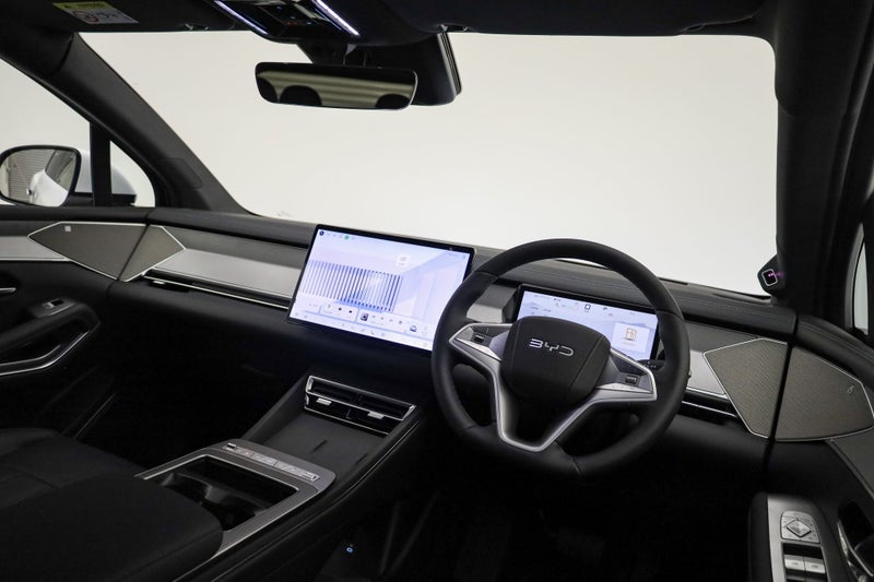 2026 BYD Sealion 8 Dm-P Premium Awd image 2