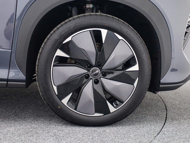 2026 BYD Sealion 8 Dm-P Premium AWD image 3