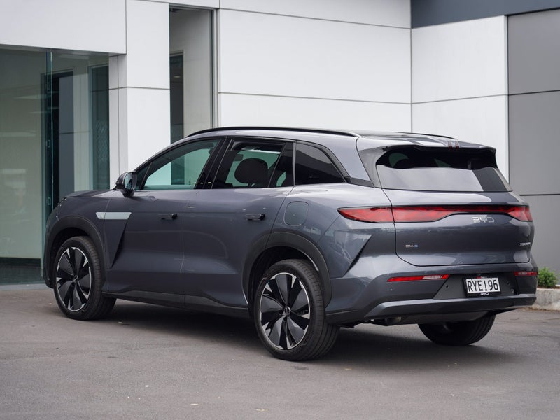 2026 BYD Sealion 8 DM-P Premium AWD image 3