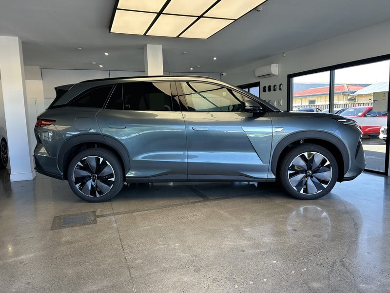 2026 BYD Sealion 8 DM-P Premium AWD image 5