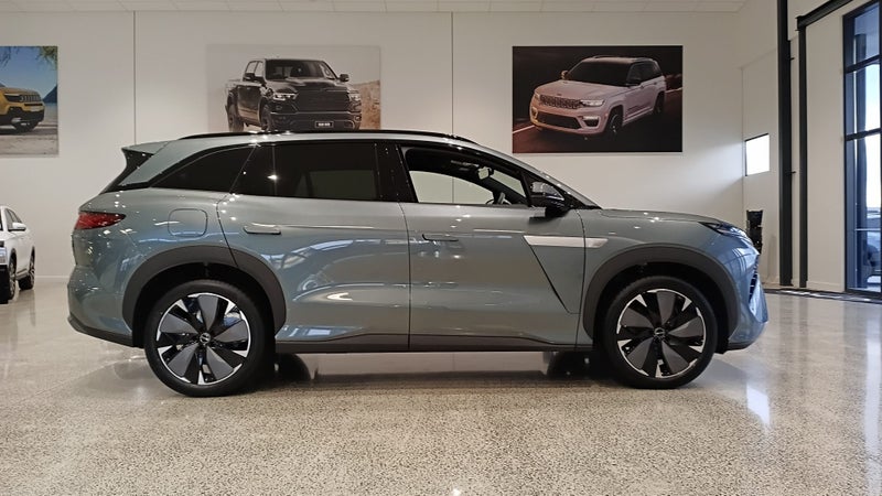 2026 BYD Sealion 8 Dm-P Premium Awd image 2