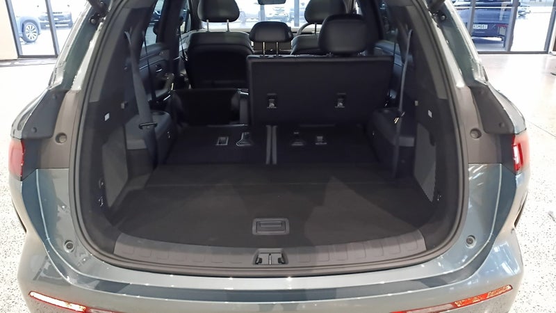 2026 BYD Sealion 8 Dm-P Premium Awd image 5