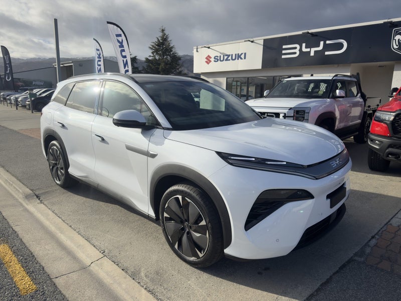 2026 BYD Sealion 8 Dynamic AWD image 2