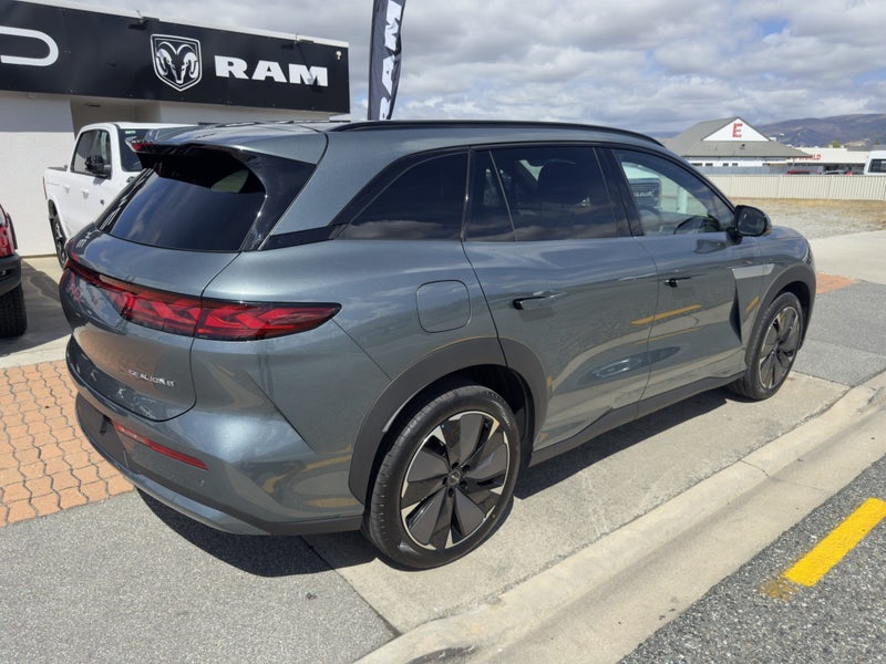 2026 BYD Sealion 8 Dynamic AWD image 4