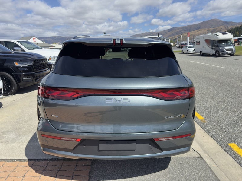 2026 BYD Sealion 8 Dynamic AWD image 5