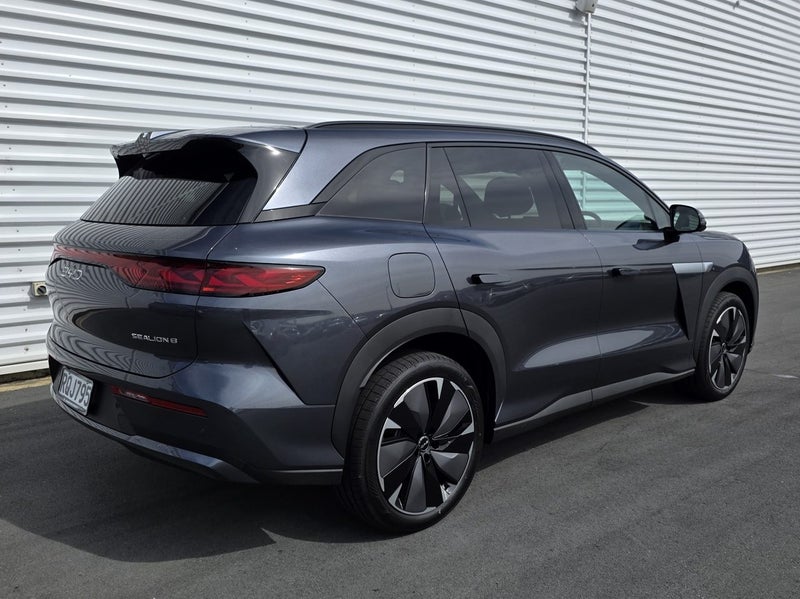 2026 BYD Sealion 8 Dynamic AWD image 4