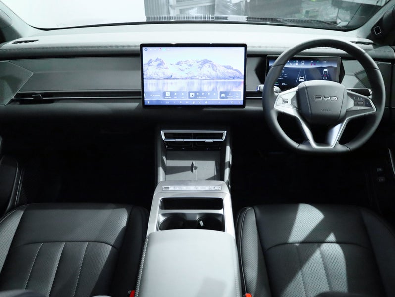 2026 BYD Sealion 8 Dynamic AWD PHEV image 3