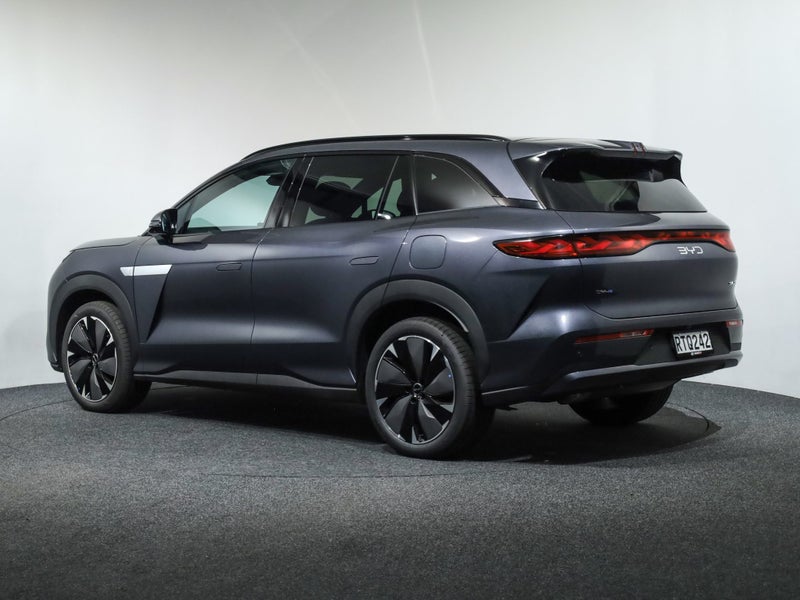 2026 BYD Sealion 8 Dynamic AWD PHEV image 2