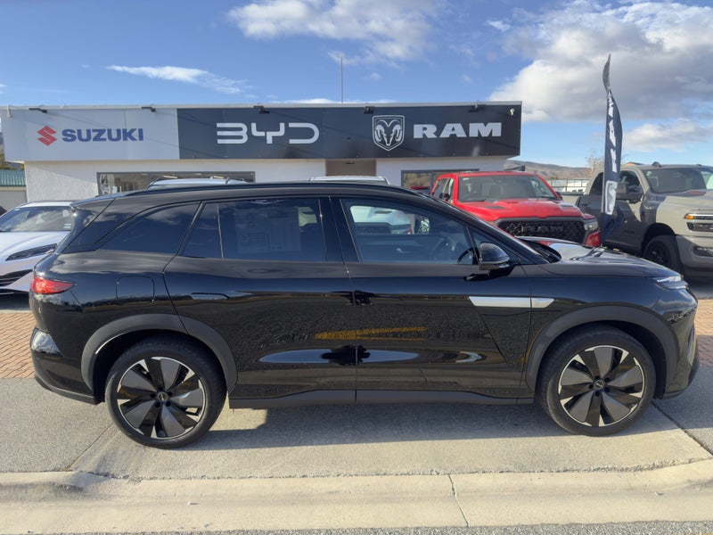 2026 BYD Sealion 8 Premium AWD image 3