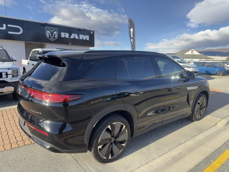 2026 BYD Sealion 8 Premium AWD image 4