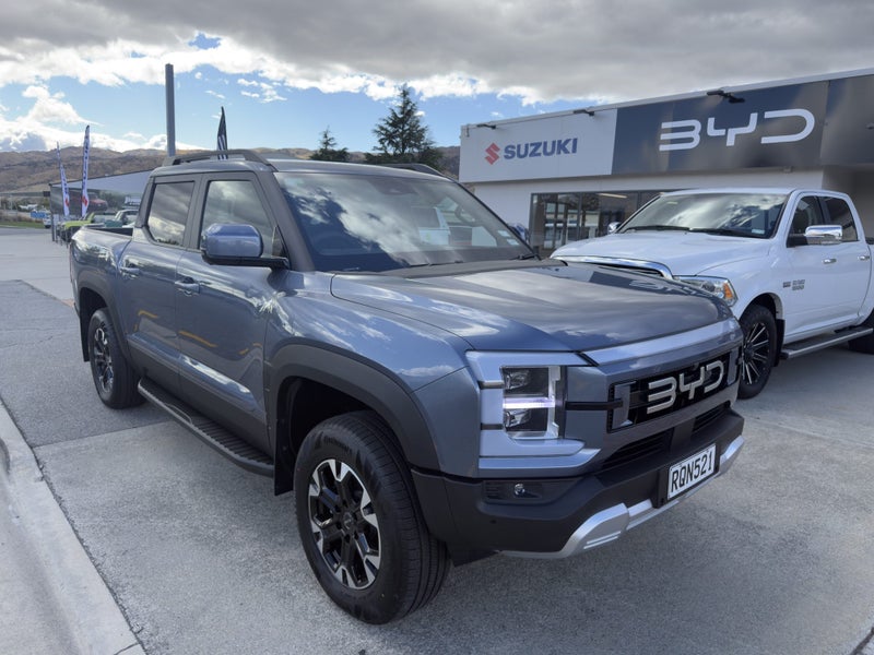 2026 BYD Shark 6 Premium PHEV AWD image 2