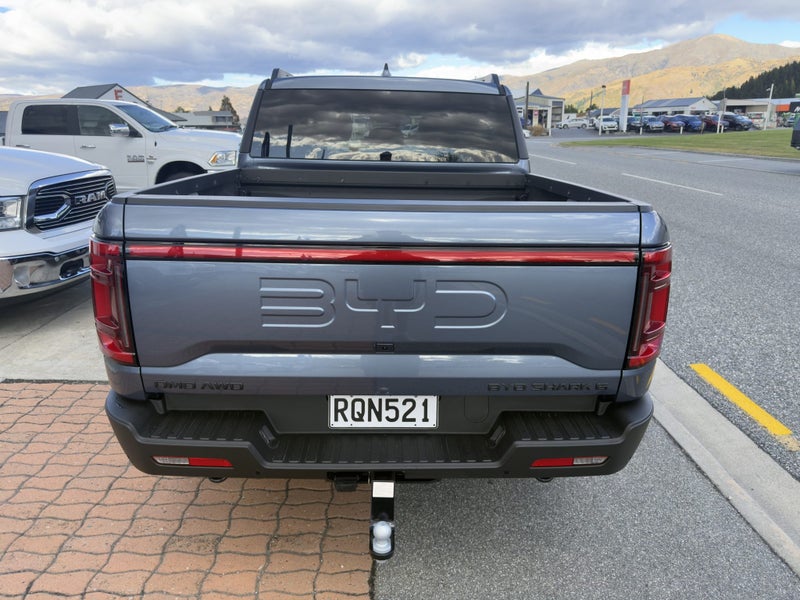 2026 BYD Shark 6 Premium PHEV AWD image 5