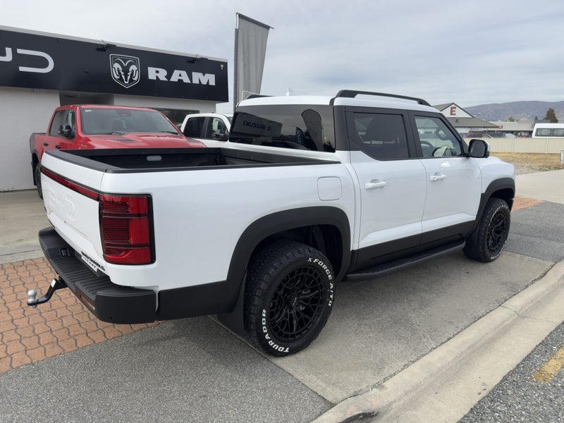 2026 BYD Shark 6 Premium PHEV AWD image 4