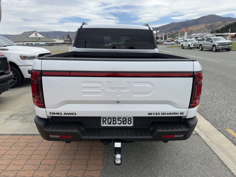 2026 BYD Shark 6 Premium PHEV AWD image 5