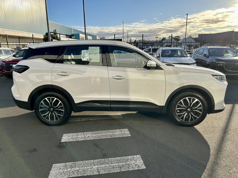2026 Chery Tiggo 7 Petrol 2WD Ultimate image 4