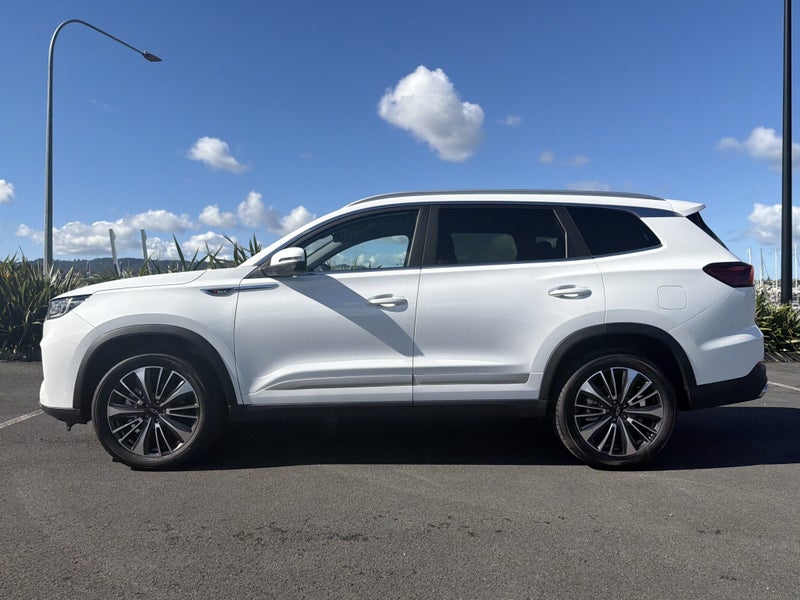 2026 Chery Tiggo 8 Ultimate 2.0Pt /AWD image 3