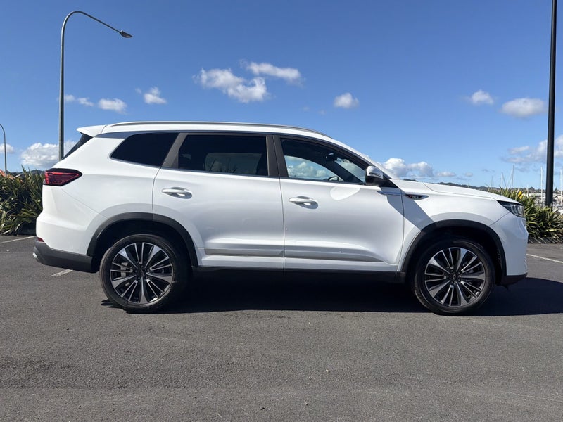 2026 Chery Tiggo 8 Ultimate 2.0Pt /AWD image 4