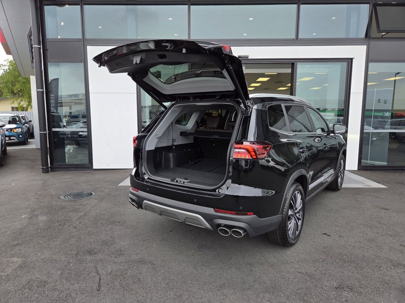 2026 Chery Tiggo 8 ULTIMATE 2.0PT/AWD image 3