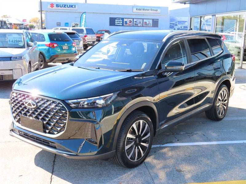 2026 Chery Tiggo 8 Ultimate CSH 1.5T PHEV - 7 S... image 3