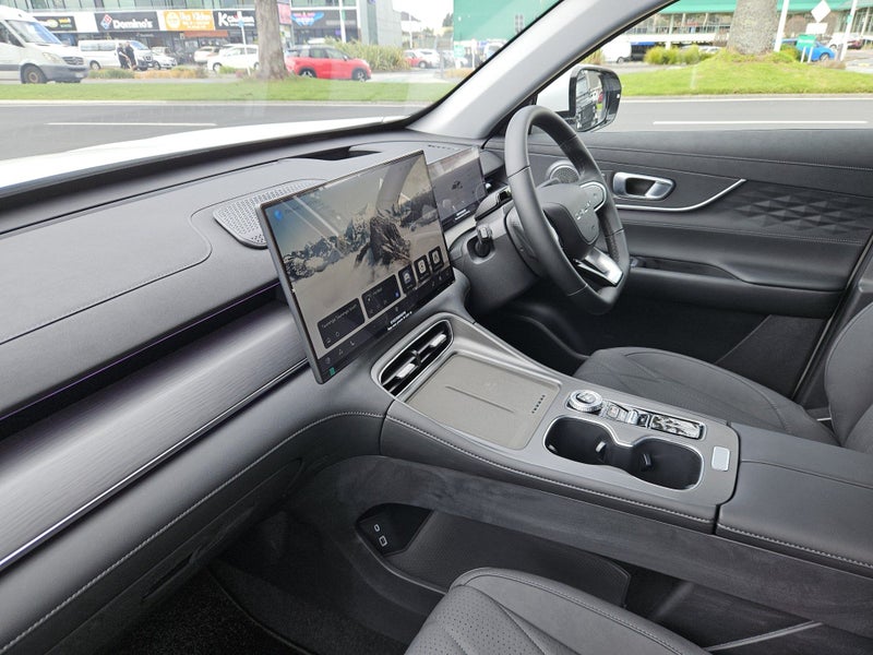 2026 Chery Tiggo 8 ULTIMATE PHEV/HD CSH image 3